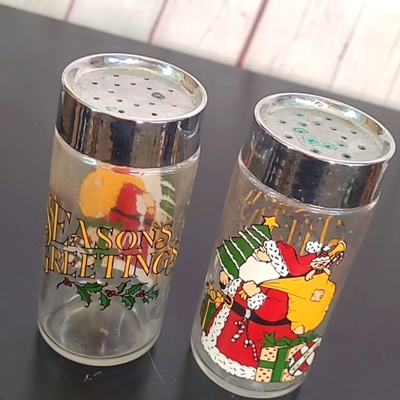 Vintage 80s Painted Glass Holiday Christmas Santa Claus Salt & Pepper Shakers - Picture 2 of 12